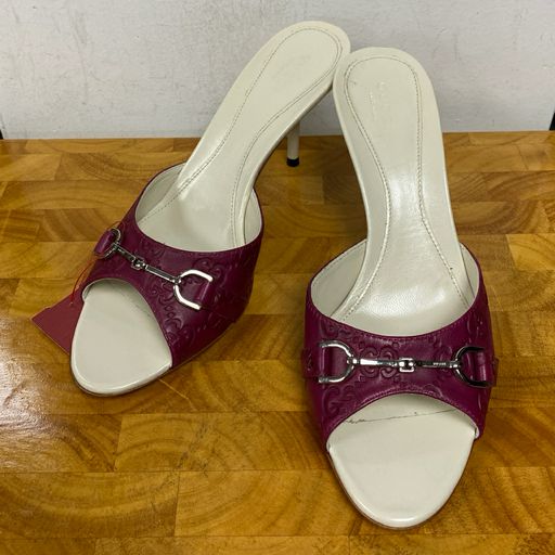 UNUSED Gucci Berry Logo Leather Heels Slides Size 37C Wide