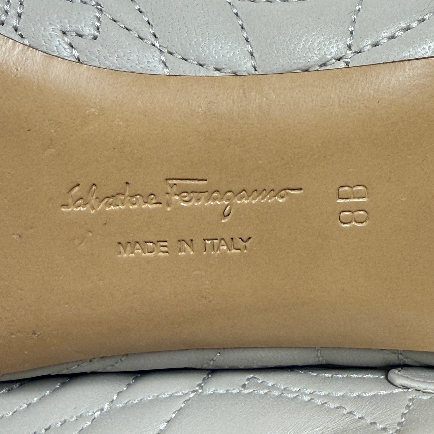 Salvatore FERRAGAMO Light Gray Leather Flats Size 8